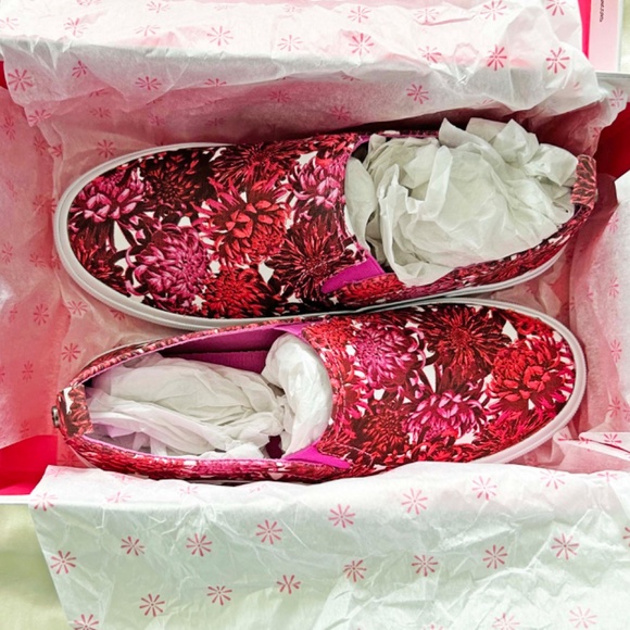 FLATS, ISAAC MIZRAHI, LADIES 8B, SLIP ON, CRYSANTHEMUM PINK MULTI, CANVAS, NEW - Picture 3 of 10